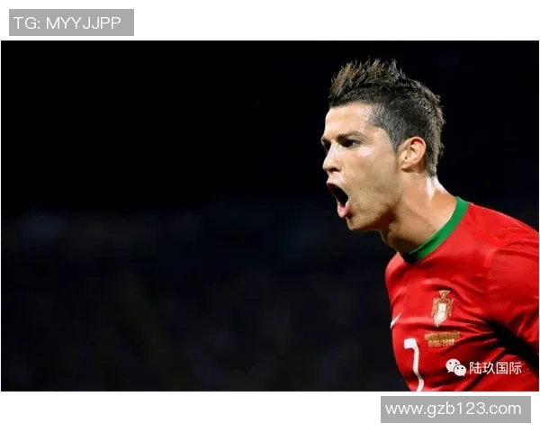 37号球星的足球传奇之路从青涩到辉煌的成长轨迹与突破性成就 37号球星的足球传奇之路从青涩到辉煌的成长轨迹与突破性成就