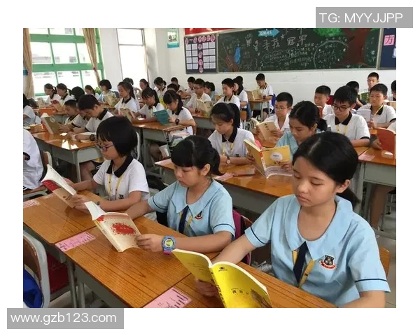 从童年到绿茵巨星足球星童照展现成长蜕变之路