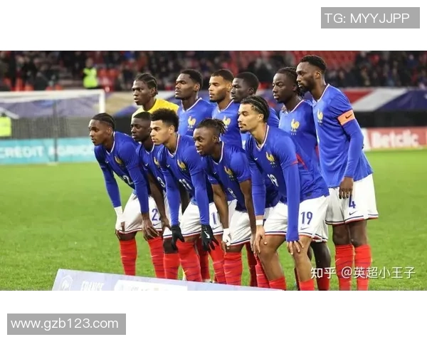 超一流足球巨星盛宴：闪耀球场的巅峰之星